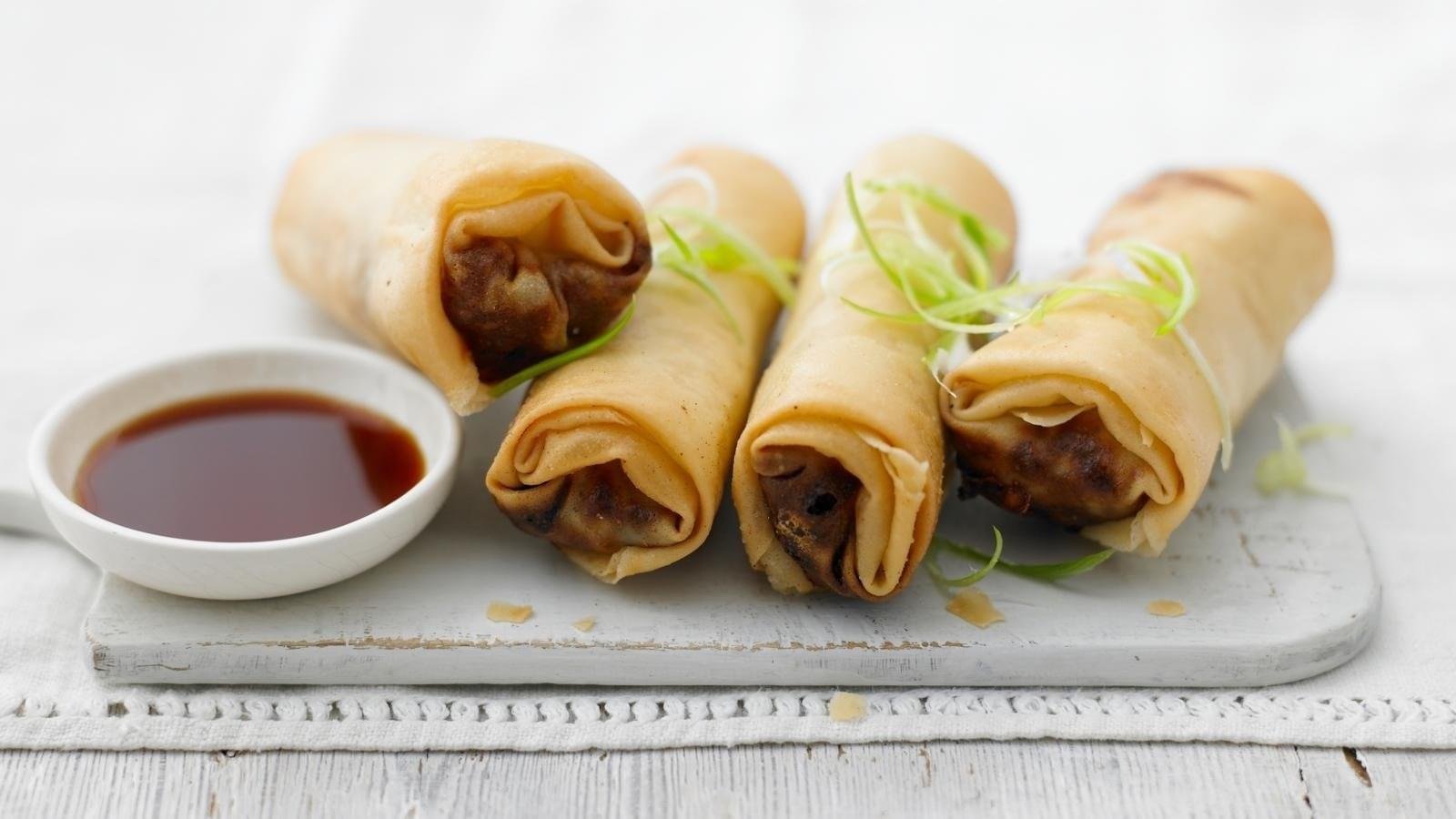CHICKEN SPRING ROLL